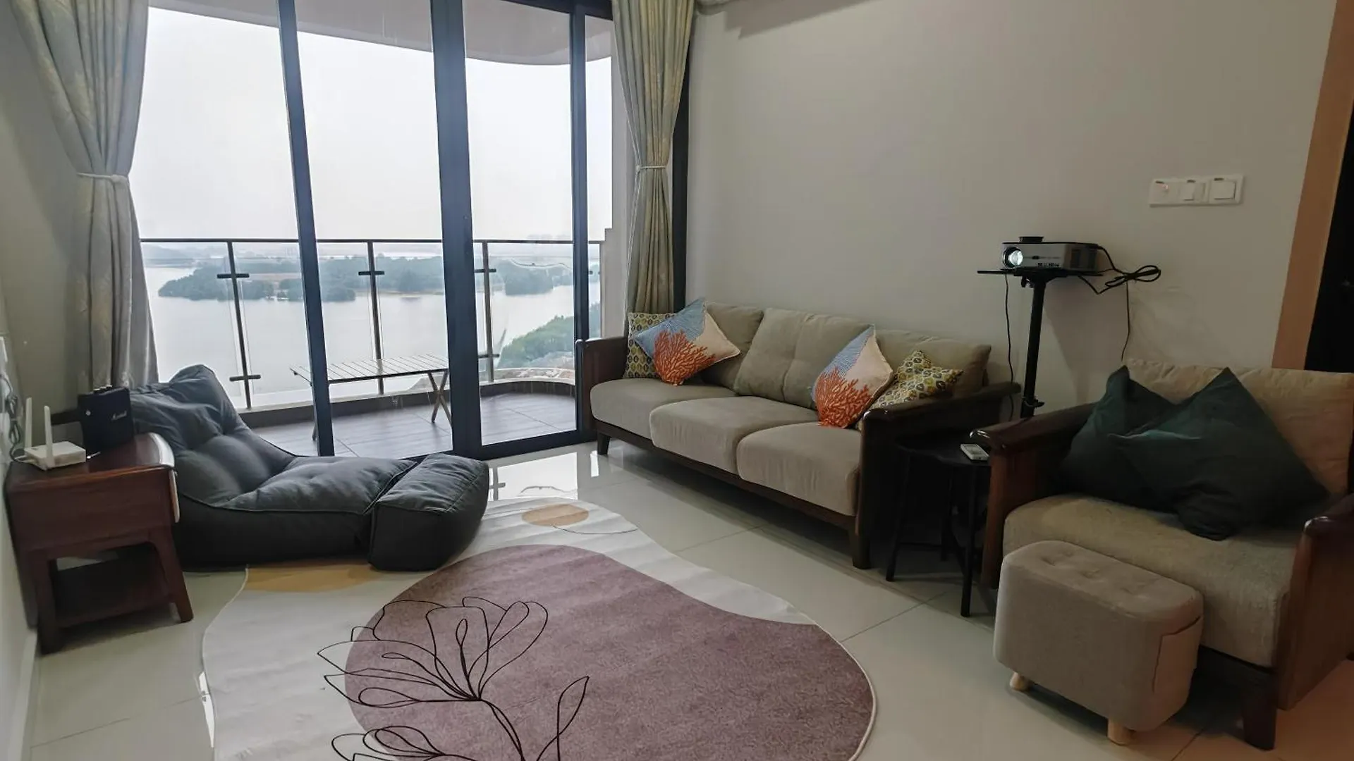 Daire Seaview Sweethome暖居 Royal Strand Johor Bahru